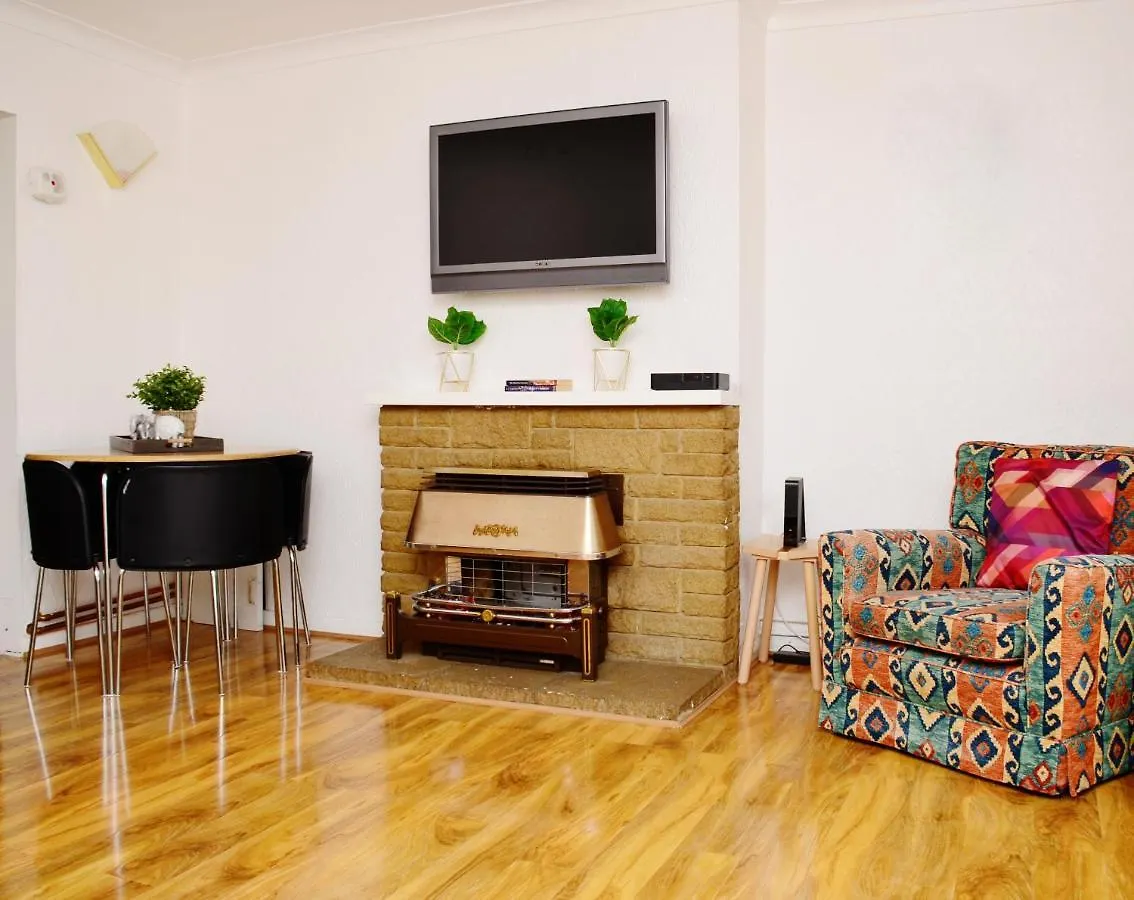 33Sm Dreams Unlimited Serviced Accommodation- Staines - Heathrow Stanwell