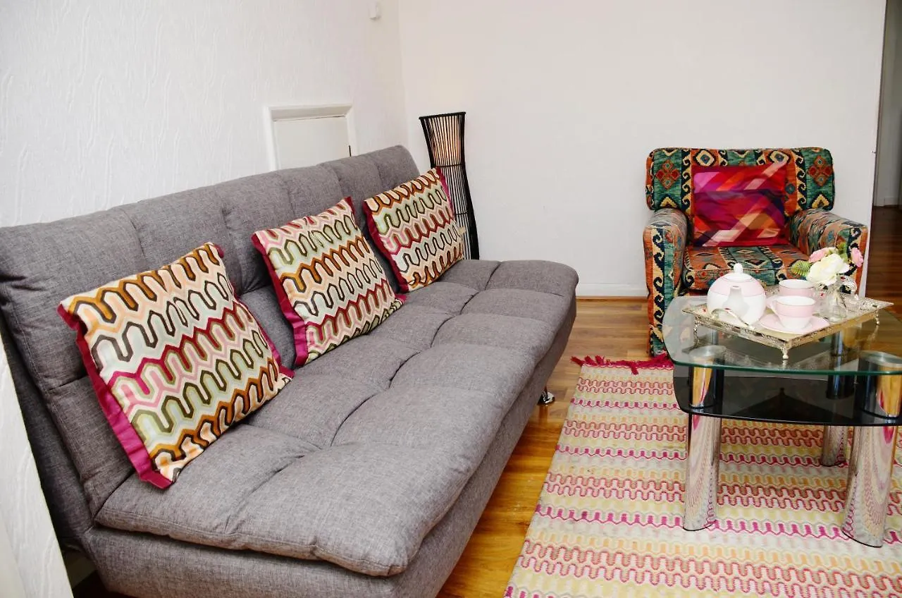 33Sm Dreams Unlimited Serviced Accommodation- Staines - Heathrow Stanwell Holiday home