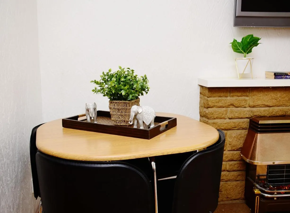 33Sm Dreams Unlimited Serviced Accommodation- Staines - Heathrow Stanwell 0*,