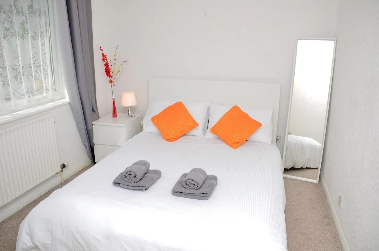 33Sm Dreams Unlimited Serviced Accommodation- Staines - Heathrow Stanwell 0*,