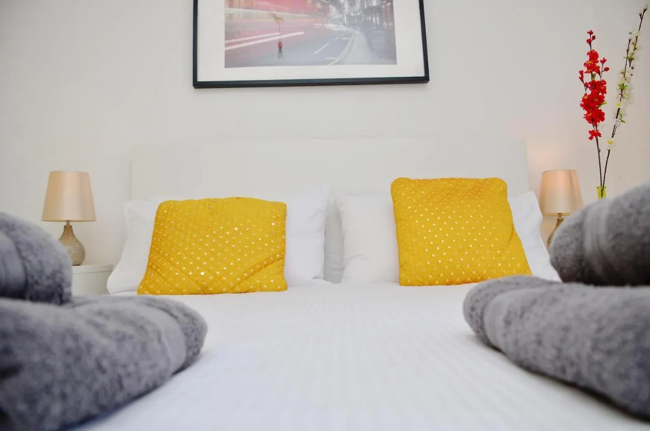 Holiday home 33Sm Dreams Unlimited Serviced Accommodation- Staines - Heathrow Stanwell United Kingdom