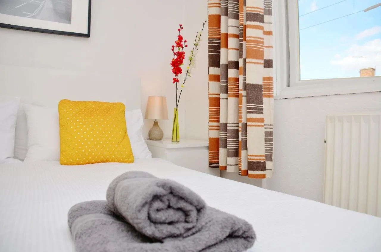 33Sm Dreams Unlimited Serviced Accommodation- Staines - Heathrow Stanwell United Kingdom