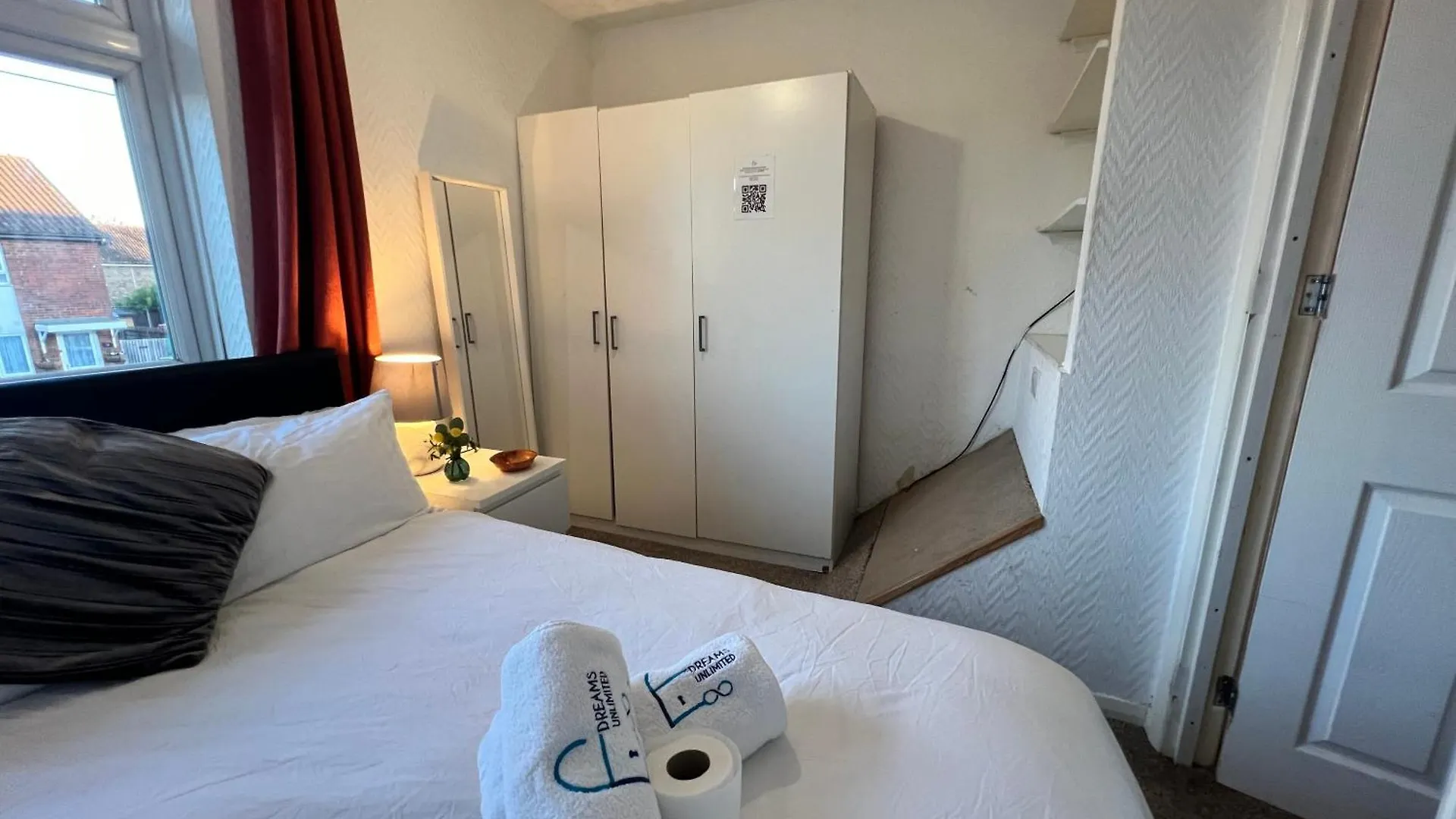 33Sm Dreams Unlimited Serviced Accommodation- Staines - Heathrow Stanwell Holiday home