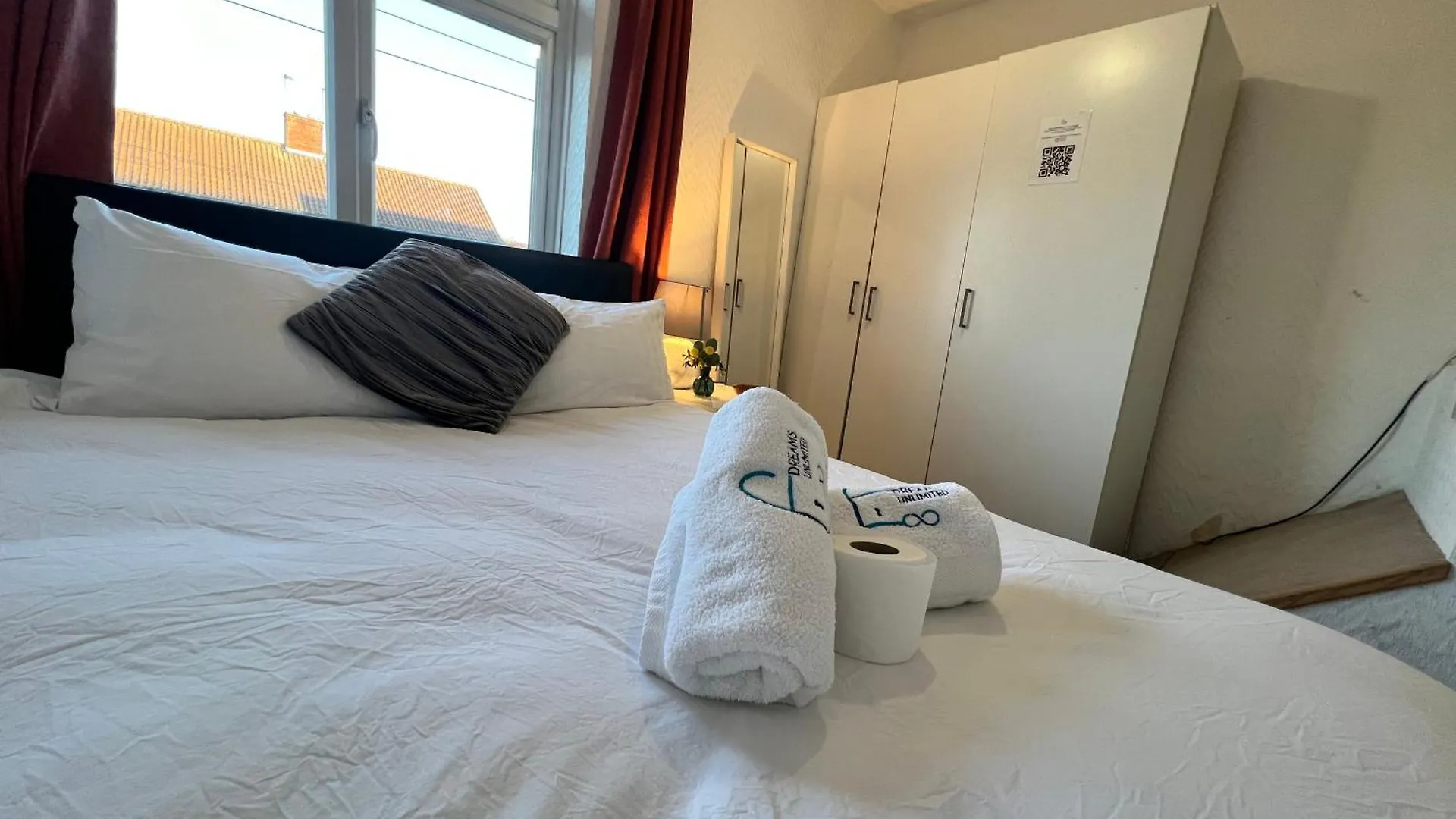 33Sm Dreams Unlimited Serviced Accommodation- Staines - Heathrow Stanwell 0*,  Velká Británie
